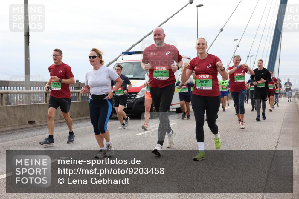 03.10.2025 - Köhlbrandbrückenlauf Lena Gebhardt http://msf.ph/oto/9203458 03.10.2025 15:53:08 Position 2 8496, 8214, 8215, 7718 meine-sportfotos.de