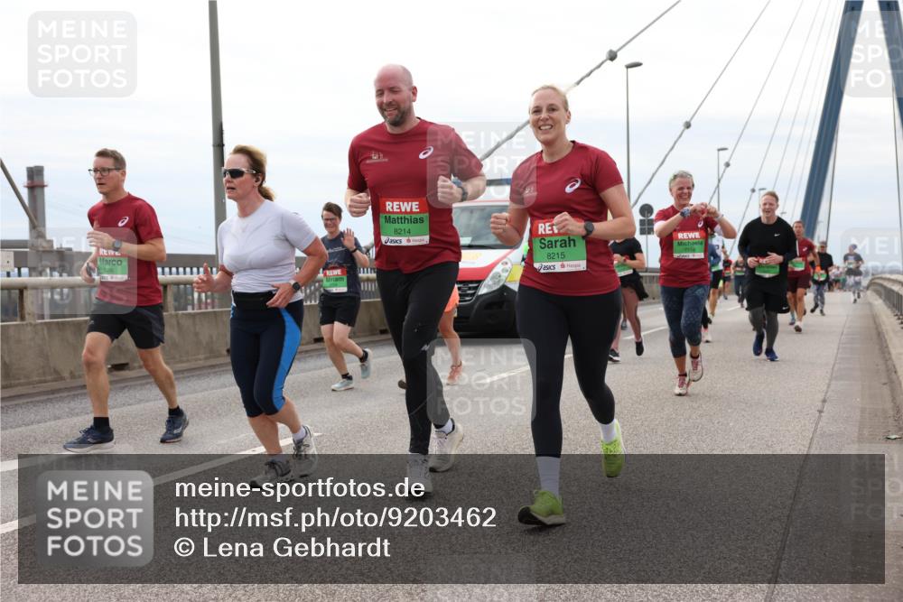 03.10.2025 - Köhlbrandbrückenlauf Lena Gebhardt http://msf.ph/oto/9203462 03.10.2025 15:53:09 Position 2 8496, 8214, 8215, 7718 meine-sportfotos.de
