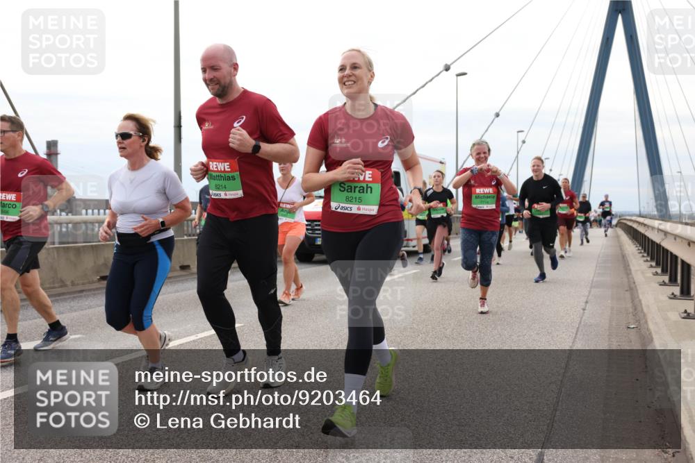 03.10.2025 - Köhlbrandbrückenlauf Lena Gebhardt http://msf.ph/oto/9203464 03.10.2025 15:53:09 Position 2 8496, 8214, 8215 meine-sportfotos.de