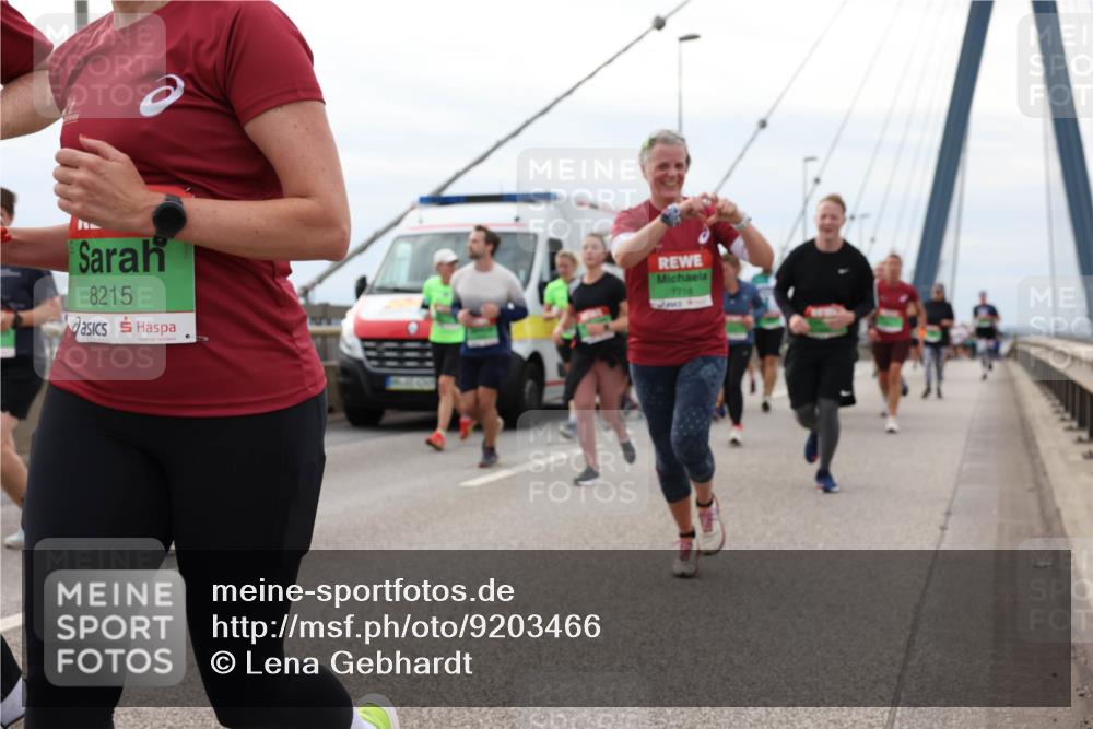03.10.2025 - Köhlbrandbrückenlauf Lena Gebhardt http://msf.ph/oto/9203466 03.10.2025 15:53:09 Position 2 8215, 7718 meine-sportfotos.de