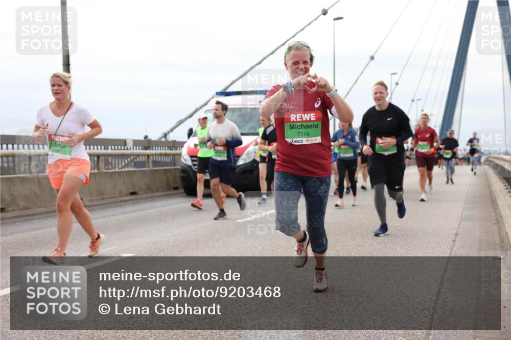 03.10.2025 - Köhlbrandbrückenlauf Lena Gebhardt http://msf.ph/oto/9203468 03.10.2025 15:53:10 Position 2 7718 meine-sportfotos.de