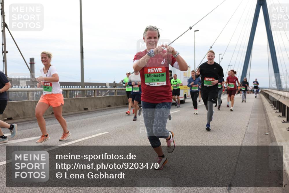 03.10.2025 - Köhlbrandbrückenlauf Lena Gebhardt http://msf.ph/oto/9203470 03.10.2025 15:53:10 Position 2 7718 meine-sportfotos.de