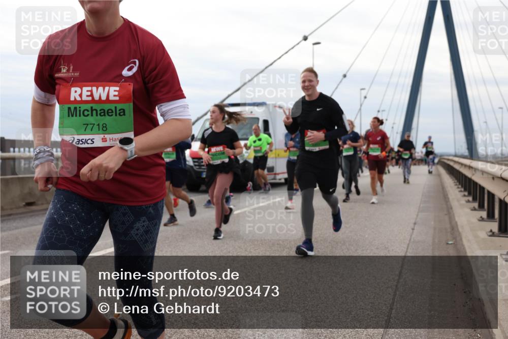 03.10.2025 - Köhlbrandbrückenlauf Lena Gebhardt http://msf.ph/oto/9203473 03.10.2025 15:53:10 Position 2 7718 meine-sportfotos.de