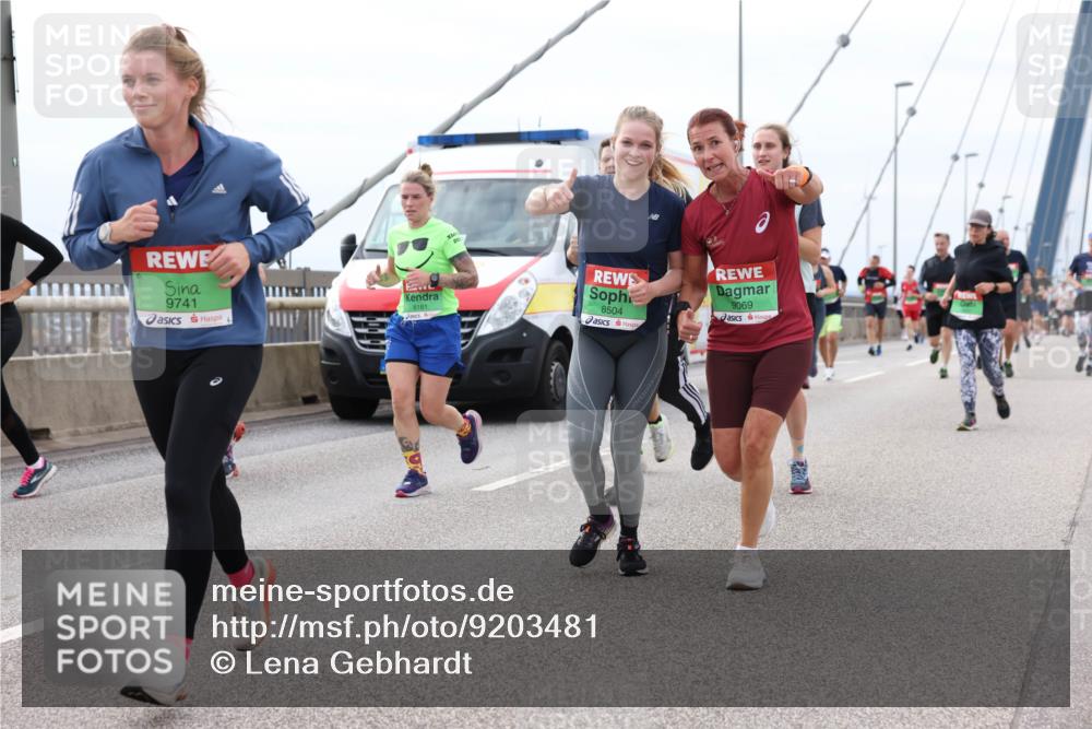 03.10.2025 - Köhlbrandbrückenlauf Lena Gebhardt http://msf.ph/oto/9203481 03.10.2025 15:53:12 Position 2 9, 9741, 8181, 8504, 9069 meine-sportfotos.de