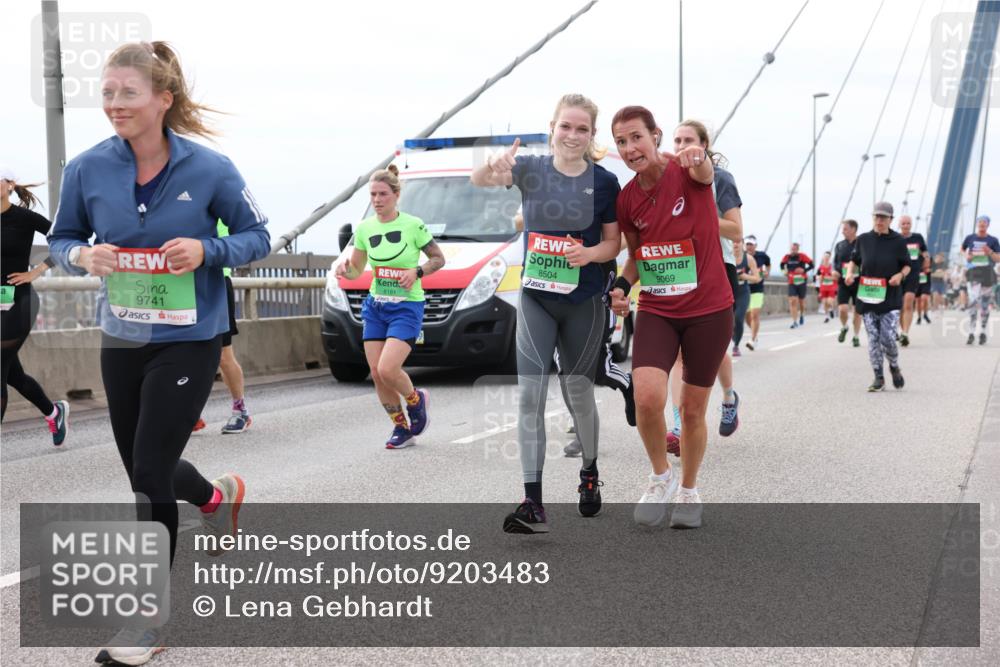 03.10.2025 - Köhlbrandbrückenlauf Lena Gebhardt http://msf.ph/oto/9203483 03.10.2025 15:53:12 Position 2 9741, 8181, 8504, 9069 meine-sportfotos.de