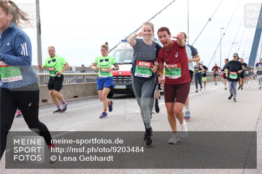 03.10.2025 - Köhlbrandbrückenlauf Lena Gebhardt http://msf.ph/oto/9203484 03.10.2025 15:53:13 Position 2 9741, 8181, 4249, 8504, 9069 meine-sportfotos.de