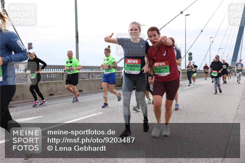 03.10.2025 - Köhlbrandbrückenlauf Lena Gebhardt http://msf.ph/oto/9203487 03.10.2025 15:53:13 Position 2 8504, 9069 meine-sportfotos.de