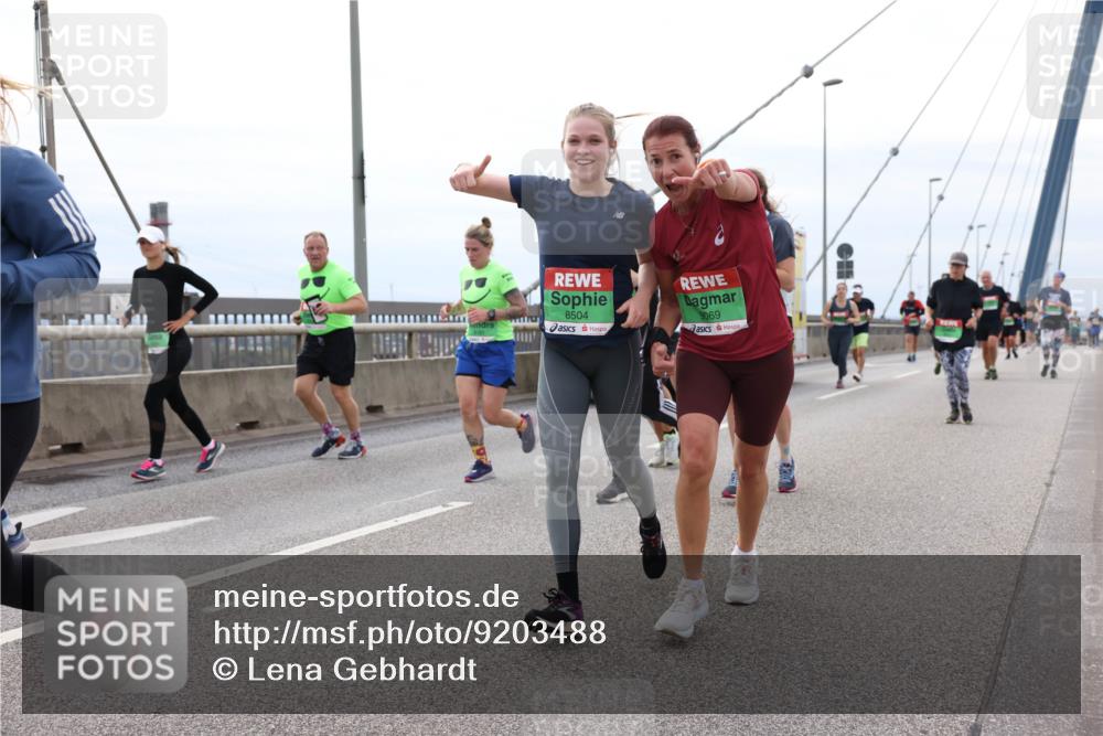 03.10.2025 - Köhlbrandbrückenlauf Lena Gebhardt http://msf.ph/oto/9203488 03.10.2025 15:53:13 Position 2 8504, 9069 meine-sportfotos.de