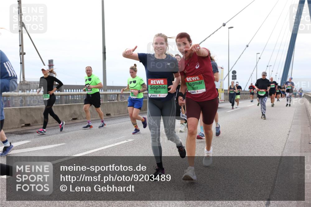 03.10.2025 - Köhlbrandbrückenlauf Lena Gebhardt http://msf.ph/oto/9203489 03.10.2025 15:53:13 Position 2 8504, 9069 meine-sportfotos.de