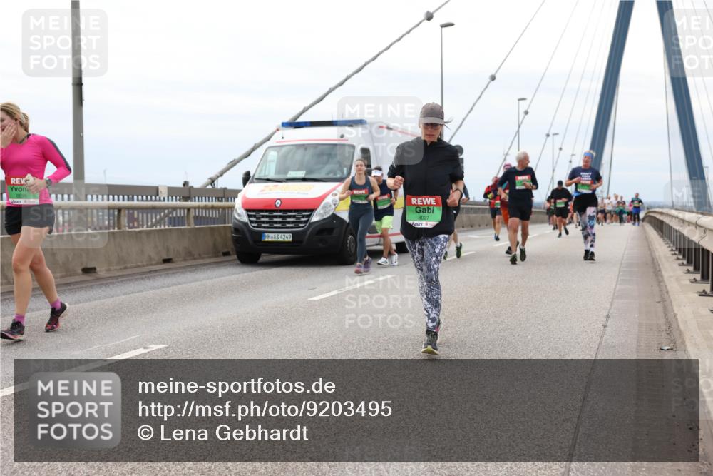 03.10.2025 - Köhlbrandbrückenlauf Lena Gebhardt http://msf.ph/oto/9203495 03.10.2025 15:53:15 Position 2 8895, 4249, 8027 meine-sportfotos.de