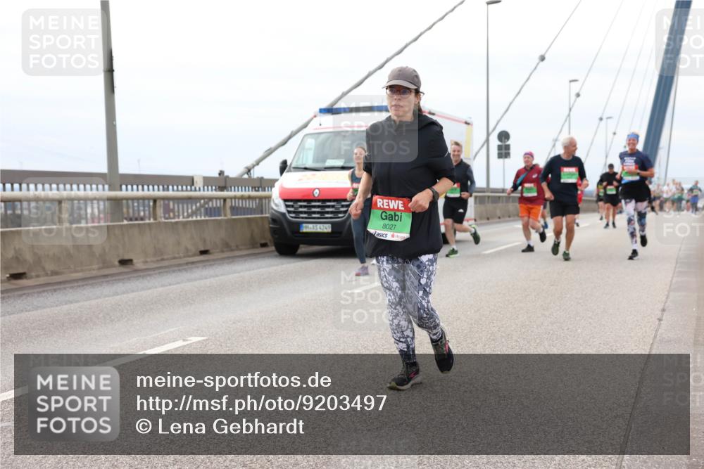 03.10.2025 - Köhlbrandbrückenlauf Lena Gebhardt http://msf.ph/oto/9203497 03.10.2025 15:53:16 Position 2 4249, 8027 meine-sportfotos.de