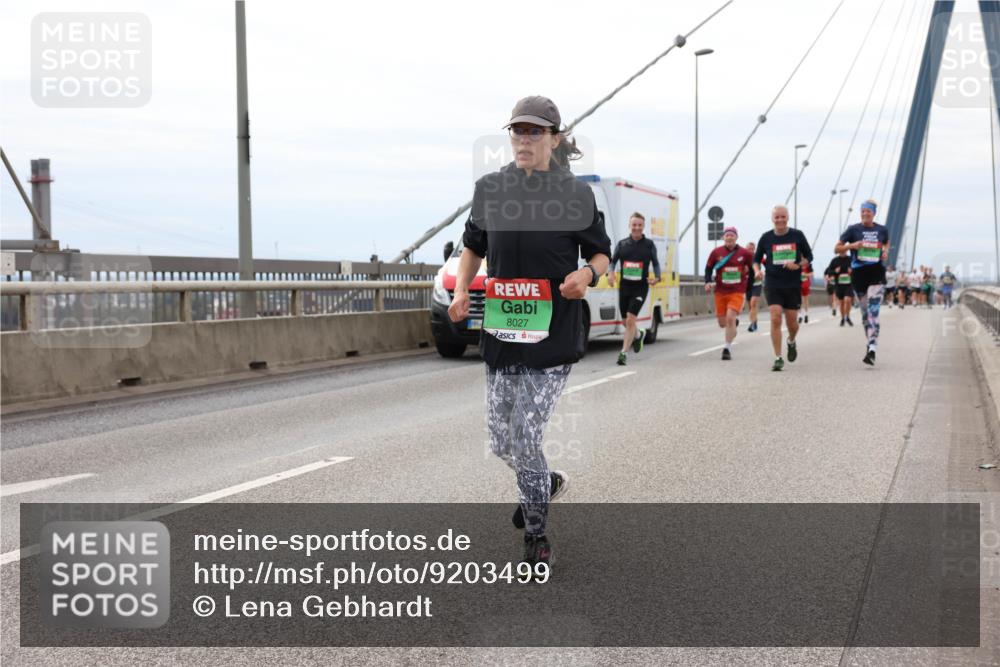03.10.2025 - Köhlbrandbrückenlauf Lena Gebhardt http://msf.ph/oto/9203499 03.10.2025 15:53:16 Position 2 8027 meine-sportfotos.de