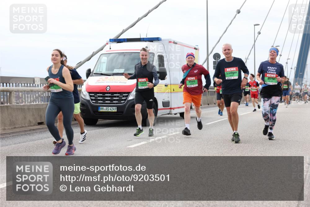 03.10.2025 - Köhlbrandbrückenlauf Lena Gebhardt http://msf.ph/oto/9203501 03.10.2025 15:53:17 Position 2 42, 85, 4, 8381, 9155, 8367, 4249 meine-sportfotos.de