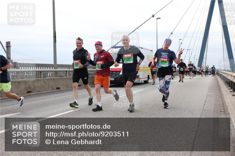 03.10.2025 - Köhlbrandbrückenlauf Lena Gebhardt http://msf.ph/oto/9203511 03.10.2025 15:53:18 Position 2 8367, 4249, 9155 meine-sportfotos.de