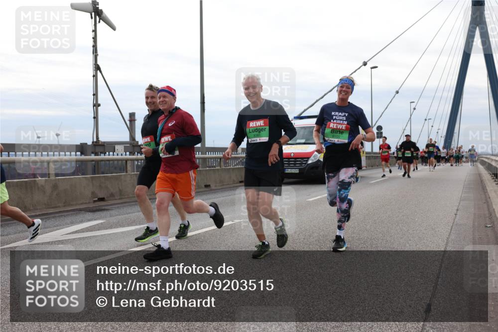 03.10.2025 - Köhlbrandbrückenlauf Lena Gebhardt http://msf.ph/oto/9203515 03.10.2025 15:53:19 Position 2 8381, 4249, 9155 meine-sportfotos.de
