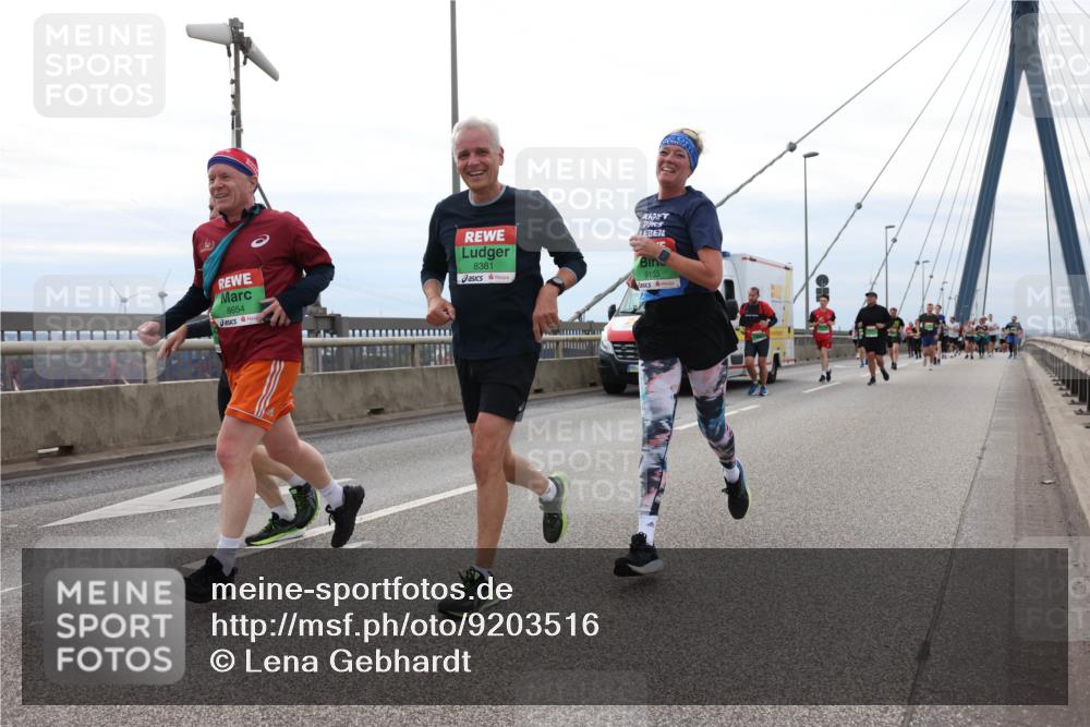 03.10.2025 - Köhlbrandbrückenlauf Lena Gebhardt http://msf.ph/oto/9203516 03.10.2025 15:53:19 Position 2 8654, 8381, 9155 meine-sportfotos.de