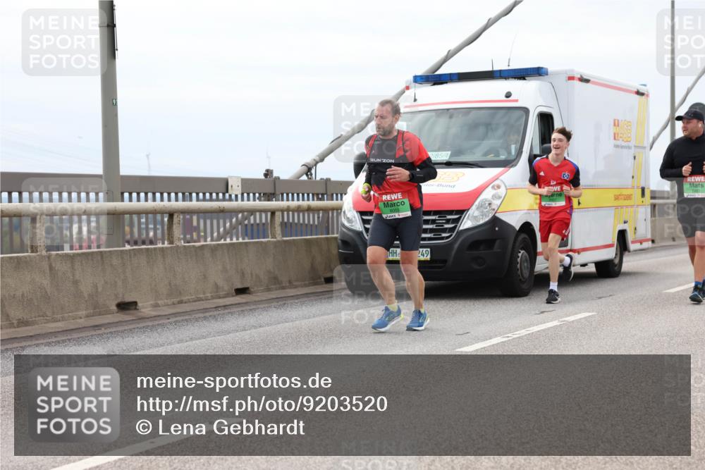 03.10.2025 - Köhlbrandbrückenlauf Lena Gebhardt http://msf.ph/oto/9203520 03.10.2025 15:53:21 Position 2 91, 2, 85, 4, 8003, 249, 7483 meine-sportfotos.de