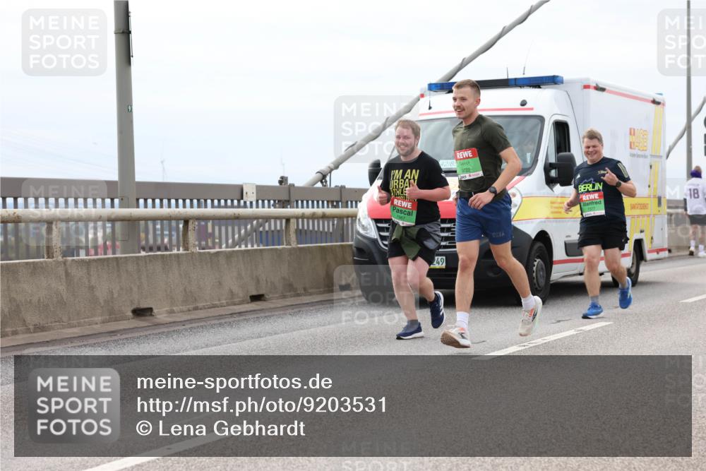 03.10.2025 - Köhlbrandbrückenlauf Lena Gebhardt http://msf.ph/oto/9203531 03.10.2025 15:53:25 Position 2 91, 42, 8, 49, 9722, 7377, 18 meine-sportfotos.de