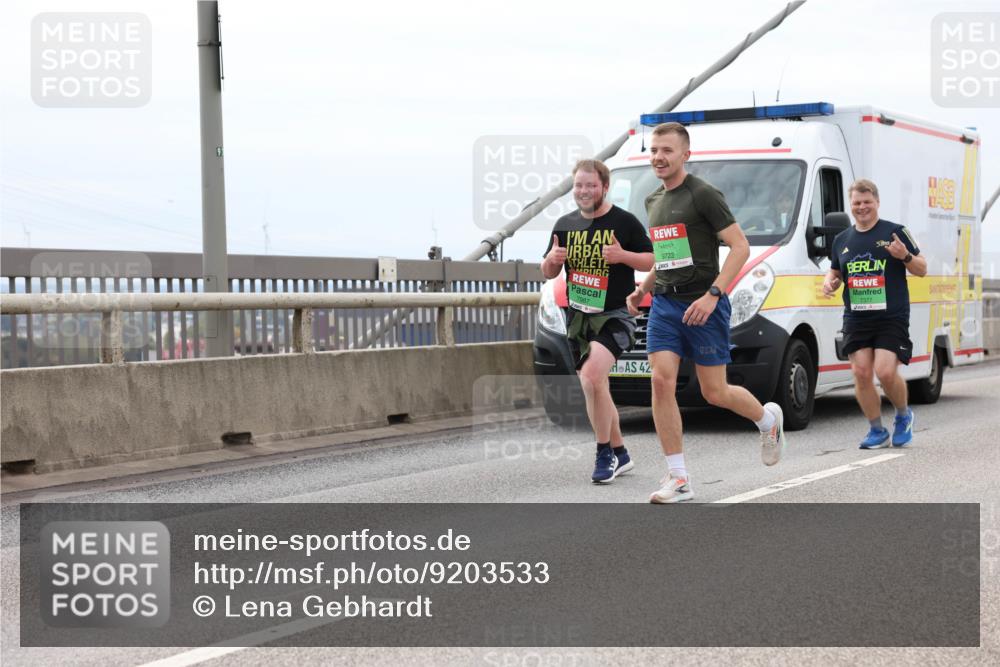 03.10.2025 - Köhlbrandbrückenlauf Lena Gebhardt http://msf.ph/oto/9203533 03.10.2025 15:53:25 Position 2 91, 9722, 42, 7377 meine-sportfotos.de
