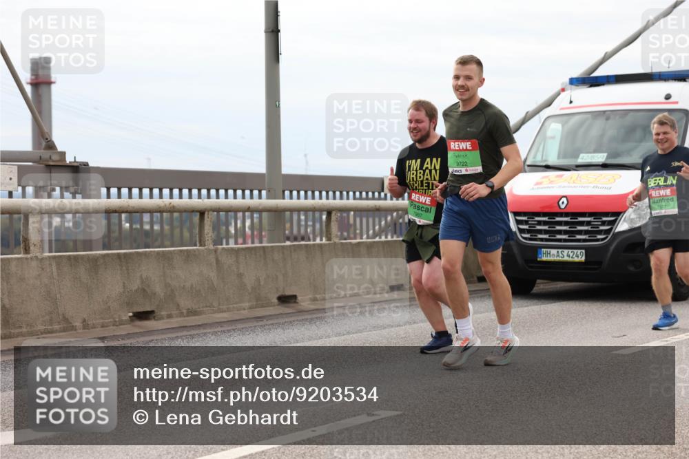 03.10.2025 - Köhlbrandbrückenlauf Lena Gebhardt http://msf.ph/oto/9203534 03.10.2025 15:53:26 Position 2 7987, 9722, 42, 85, 4, 4249, 50, 7377 meine-sportfotos.de