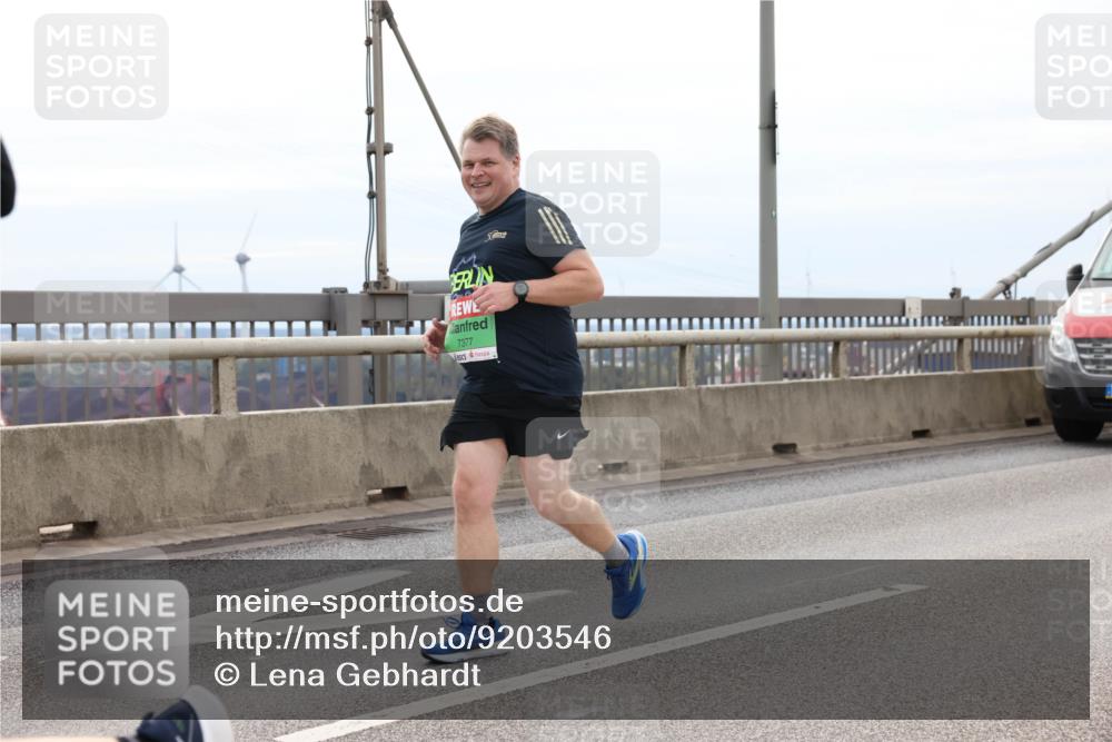 03.10.2025 - Köhlbrandbrückenlauf Lena Gebhardt http://msf.ph/oto/9203546 03.10.2025 15:53:29 Position 2 7377 meine-sportfotos.de