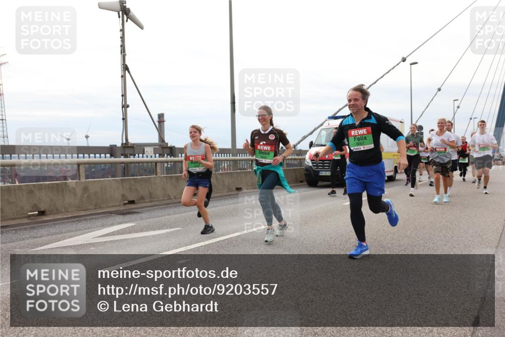 03.10.2025 - Köhlbrandbrückenlauf Lena Gebhardt http://msf.ph/oto/9203557 03.10.2025 15:53:30 Position 2 8006, 42, 8007 meine-sportfotos.de