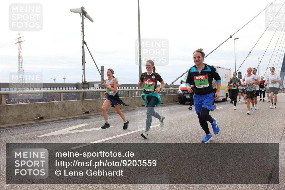 03.10.2025 - Köhlbrandbrückenlauf Lena Gebhardt http://msf.ph/oto/9203559 03.10.2025 15:53:30 Position 2 8007 meine-sportfotos.de