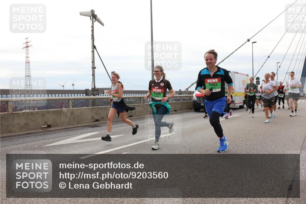03.10.2025 - Köhlbrandbrückenlauf Lena Gebhardt http://msf.ph/oto/9203560 03.10.2025 15:53:30 Position 2 2007, 8006 meine-sportfotos.de