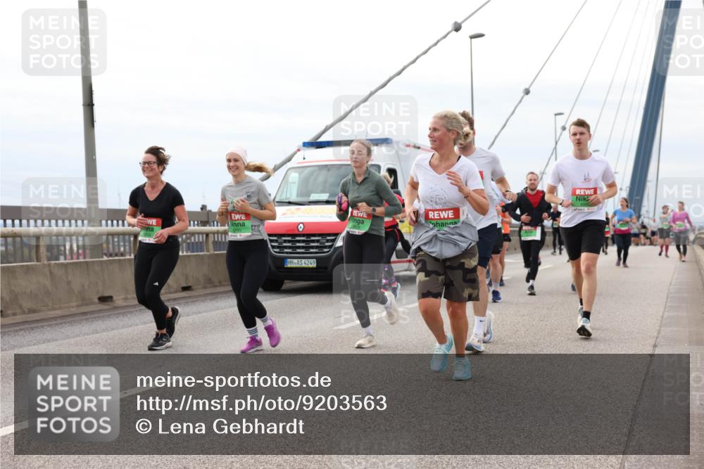 03.10.2025 - Köhlbrandbrückenlauf Lena Gebhardt http://msf.ph/oto/9203563 03.10.2025 15:53:31 Position 2 8795, 4249, 9039 meine-sportfotos.de