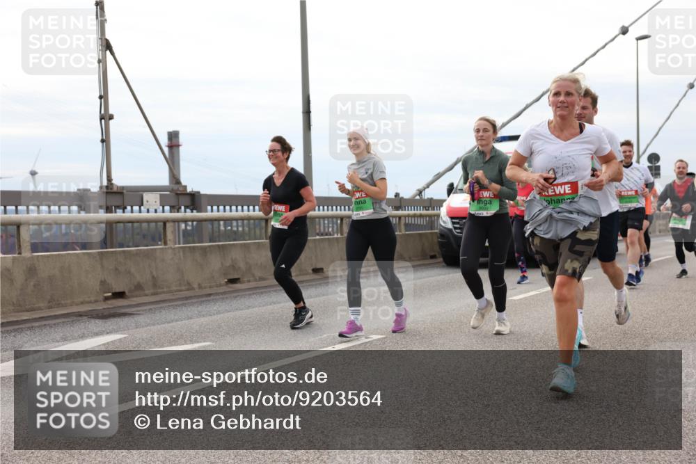 03.10.2025 - Köhlbrandbrückenlauf Lena Gebhardt http://msf.ph/oto/9203564 03.10.2025 15:53:32 Position 2 795, 9039 meine-sportfotos.de