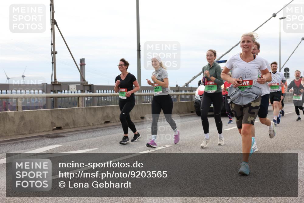 03.10.2025 - Köhlbrandbrückenlauf Lena Gebhardt http://msf.ph/oto/9203565 03.10.2025 15:53:32 Position 2 9039 meine-sportfotos.de