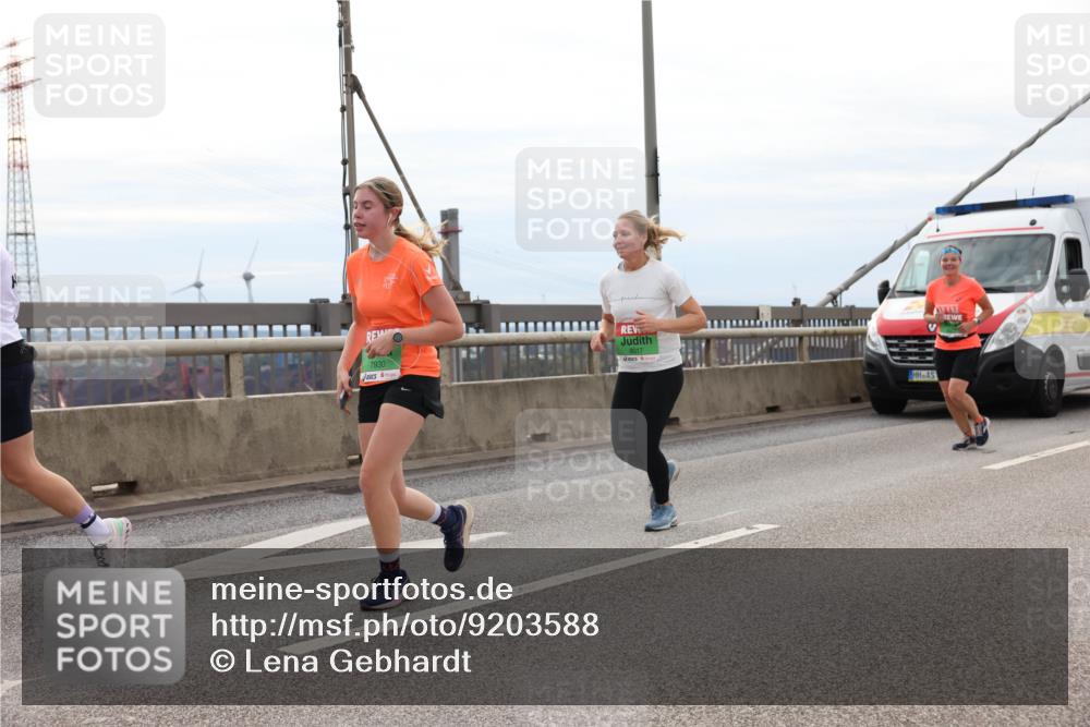 03.10.2025 - Köhlbrandbrückenlauf Lena Gebhardt http://msf.ph/oto/9203588 03.10.2025 15:53:36 Position 2  meine-sportfotos.de