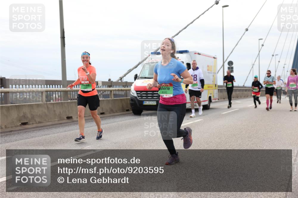 03.10.2025 - Köhlbrandbrückenlauf Lena Gebhardt http://msf.ph/oto/9203595 03.10.2025 15:53:37 Position 2 4249, 8092, 8 meine-sportfotos.de