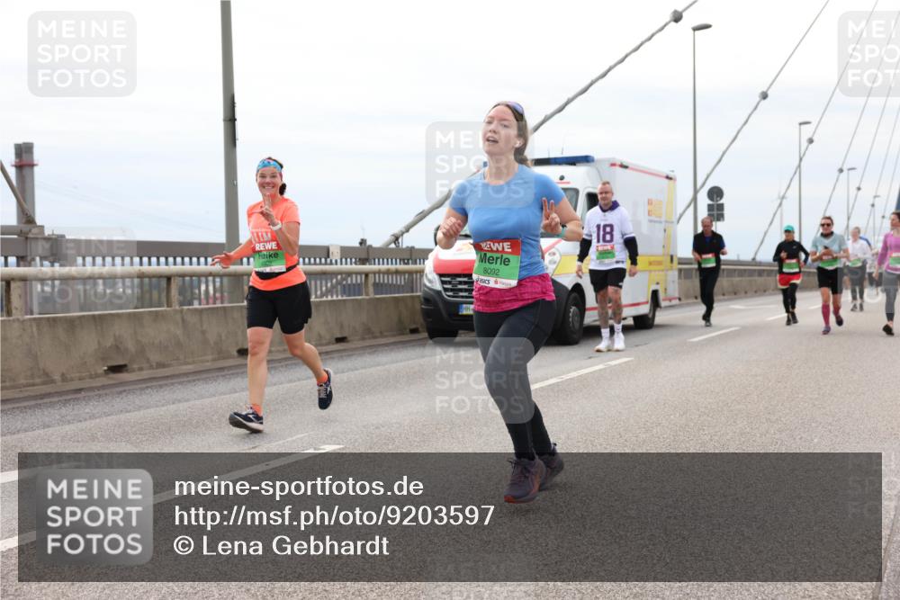 03.10.2025 - Köhlbrandbrückenlauf Lena Gebhardt http://msf.ph/oto/9203597 03.10.2025 15:53:37 Position 2 16, 8092, 18 meine-sportfotos.de