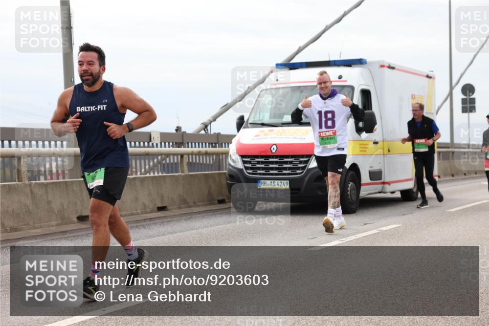 03.10.2025 - Köhlbrandbrückenlauf Lena Gebhardt http://msf.ph/oto/9203603 03.10.2025 15:53:39 Position 2 142, 4, 3, 18, 9179, 4249 meine-sportfotos.de