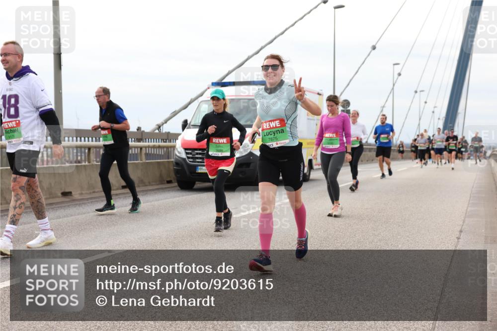 03.10.2025 - Köhlbrandbrückenlauf Lena Gebhardt http://msf.ph/oto/9203615 03.10.2025 15:53:41 Position 2 18, 9179, 9699, 7875 meine-sportfotos.de