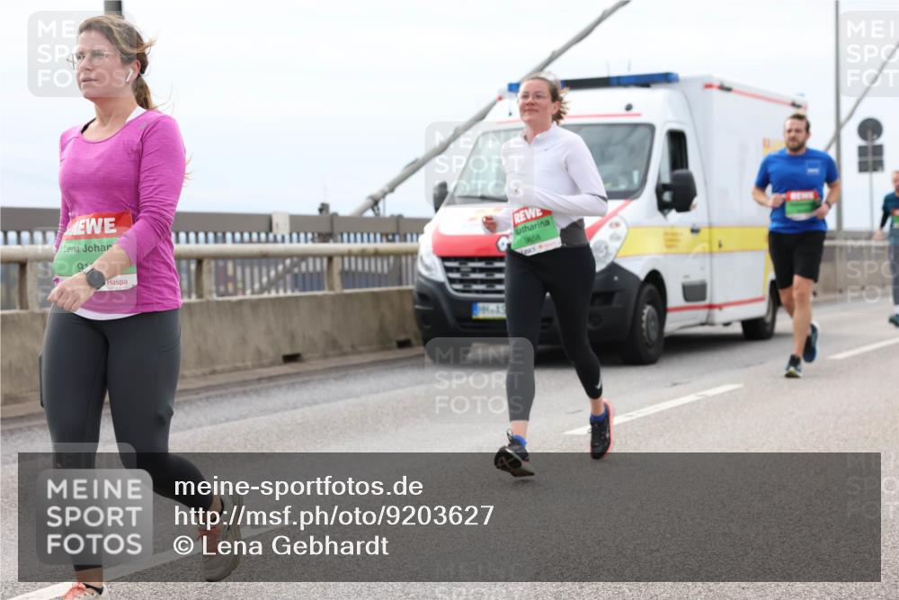 03.10.2025 - Köhlbrandbrückenlauf Lena Gebhardt http://msf.ph/oto/9203627 03.10.2025 15:53:44 Position 2 91, 9658 meine-sportfotos.de