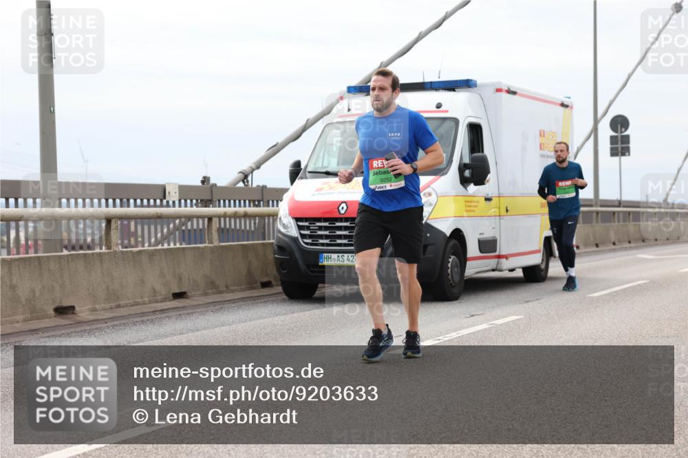 03.10.2025 - Köhlbrandbrückenlauf Lena Gebhardt http://msf.ph/oto/9203633 03.10.2025 15:53:46 Position 2 91, 9252, 42 meine-sportfotos.de