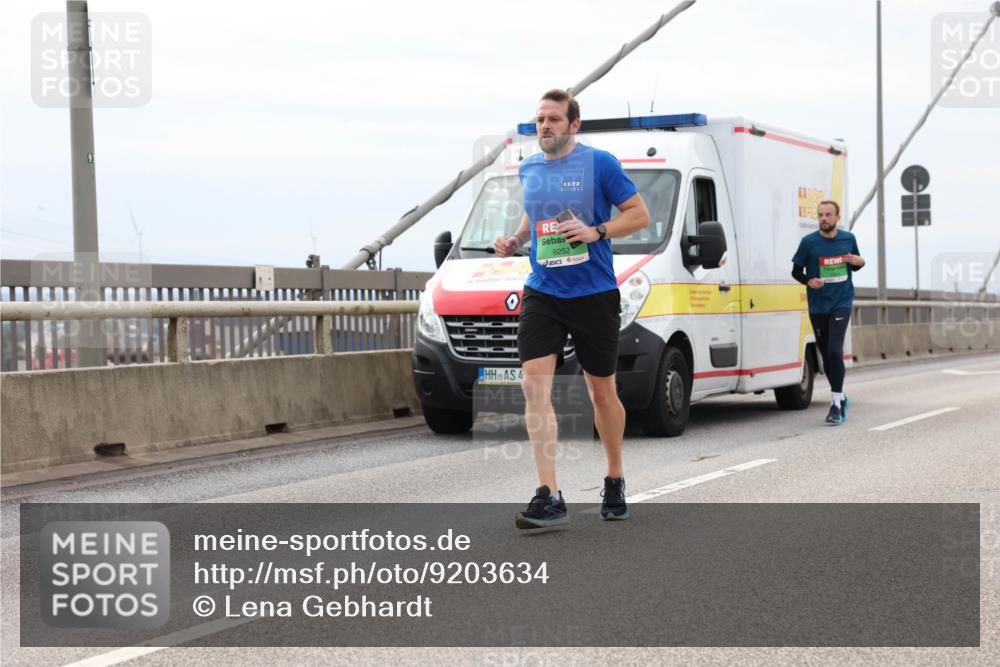 03.10.2025 - Köhlbrandbrückenlauf Lena Gebhardt http://msf.ph/oto/9203634 03.10.2025 15:53:46 Position 2 4, 9252 meine-sportfotos.de