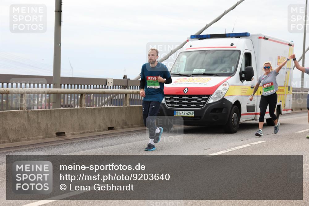 03.10.2025 - Köhlbrandbrückenlauf Lena Gebhardt http://msf.ph/oto/9203640 03.10.2025 15:53:48 Position 2 91, 7941, 42, 85, 4, 4249 meine-sportfotos.de