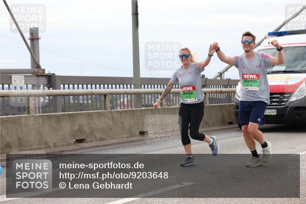 03.10.2025 - Köhlbrandbrückenlauf Lena Gebhardt http://msf.ph/oto/9203648 03.10.2025 15:53:51 Position 2 8115, 42, 85, 4, 8116, 4249 meine-sportfotos.de