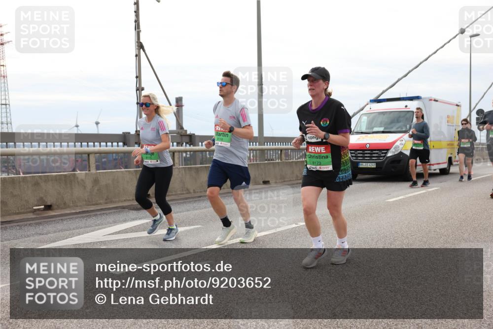 03.10.2025 - Köhlbrandbrückenlauf Lena Gebhardt http://msf.ph/oto/9203652 03.10.2025 15:53:52 Position 2 8115, 8116, 8173, 4249, 11969 meine-sportfotos.de