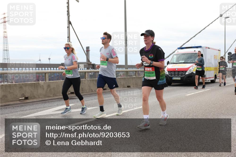 03.10.2025 - Köhlbrandbrückenlauf Lena Gebhardt http://msf.ph/oto/9203653 03.10.2025 15:53:52 Position 2 8116, 8173, 4249 meine-sportfotos.de