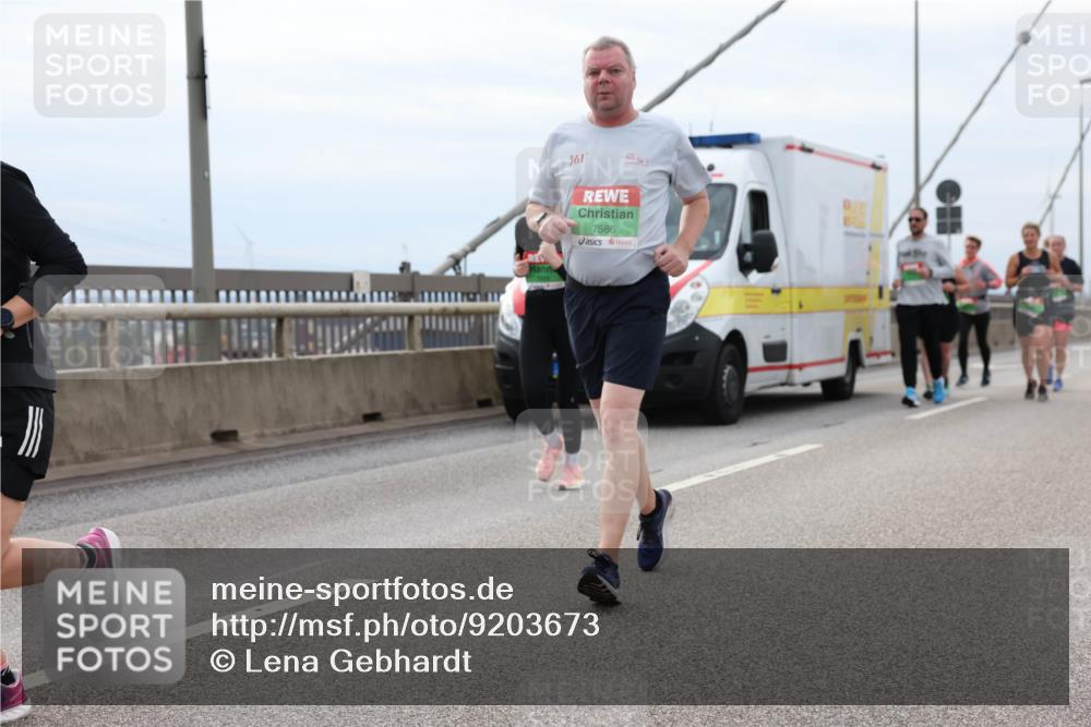 03.10.2025 - Köhlbrandbrückenlauf Lena Gebhardt http://msf.ph/oto/9203673 03.10.2025 15:53:55 Position 2 361, 7586 meine-sportfotos.de