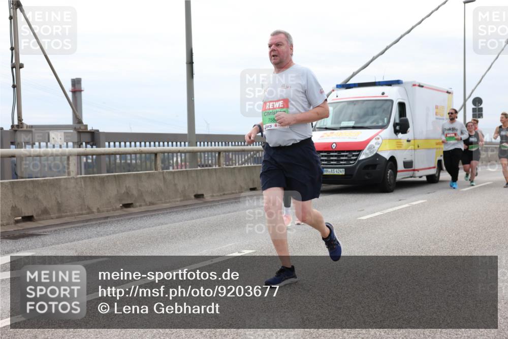 03.10.2025 - Köhlbrandbrückenlauf Lena Gebhardt http://msf.ph/oto/9203677 03.10.2025 15:53:56 Position 2 758, 4249 meine-sportfotos.de