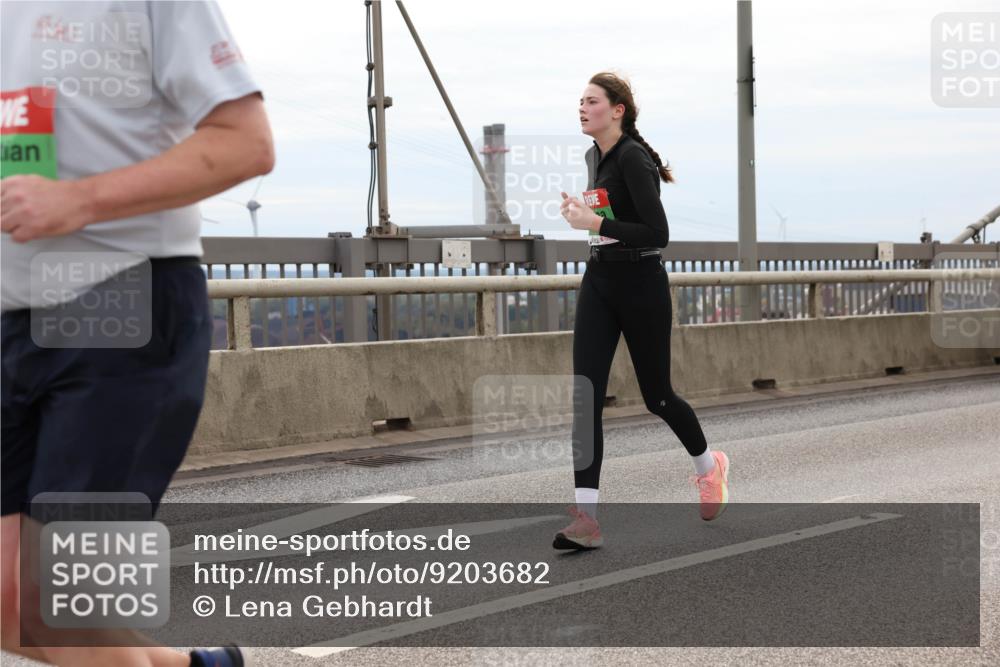 03.10.2025 - Köhlbrandbrückenlauf Lena Gebhardt http://msf.ph/oto/9203682 03.10.2025 15:53:57 Position 2  meine-sportfotos.de