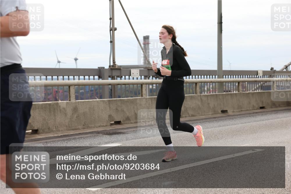 03.10.2025 - Köhlbrandbrückenlauf Lena Gebhardt http://msf.ph/oto/9203684 03.10.2025 15:53:57 Position 2  meine-sportfotos.de