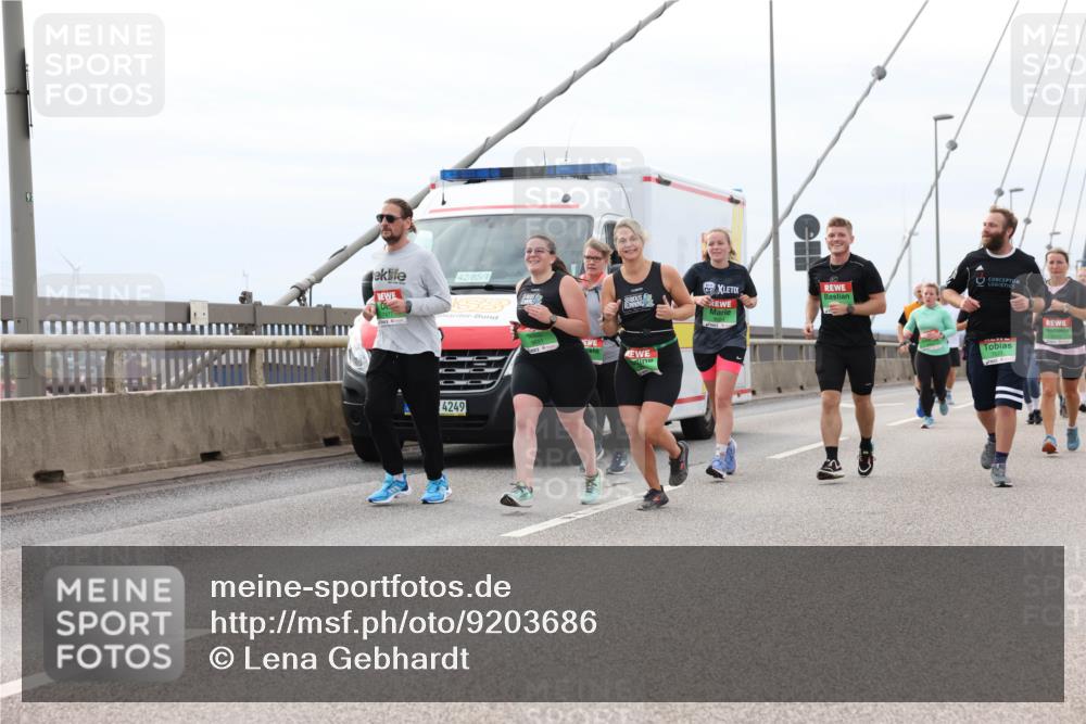 03.10.2025 - Köhlbrandbrückenlauf Lena Gebhardt http://msf.ph/oto/9203686 03.10.2025 15:53:58 Position 2 42, 85, 1, 4249 meine-sportfotos.de