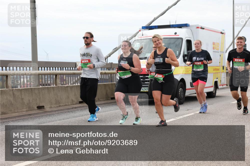 03.10.2025 - Köhlbrandbrückenlauf Lena Gebhardt http://msf.ph/oto/9203689 03.10.2025 15:53:59 Position 2 91, 747, 4219, 8054, 9691, 4249, 7945 meine-sportfotos.de
