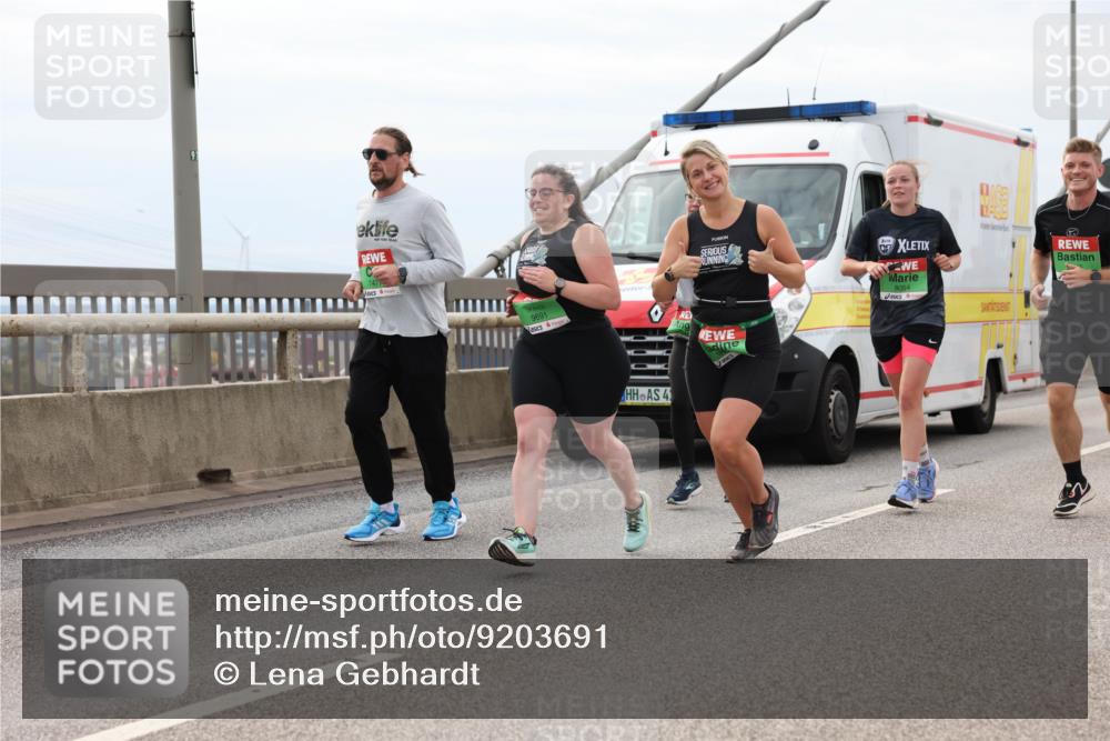 03.10.2025 - Köhlbrandbrückenlauf Lena Gebhardt http://msf.ph/oto/9203691 03.10.2025 15:53:59 Position 2 97, 9691, 4 meine-sportfotos.de